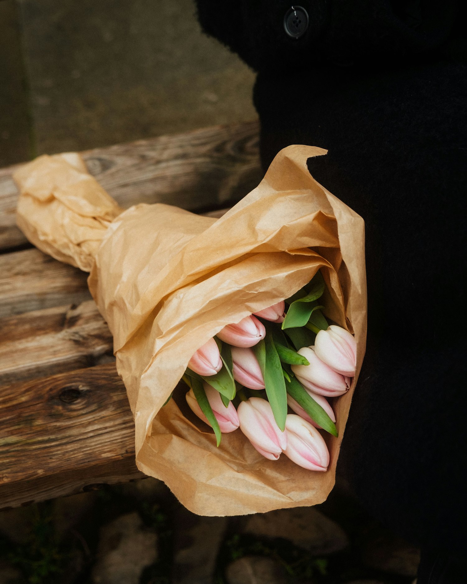 Bó tulip gói giấy kraft